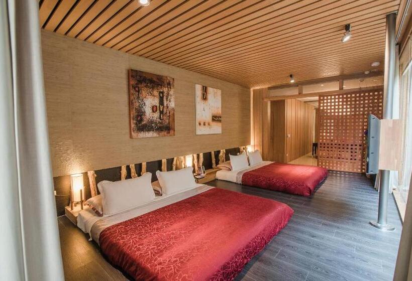 اتاق لوکس چهار تخته, Motel Stars