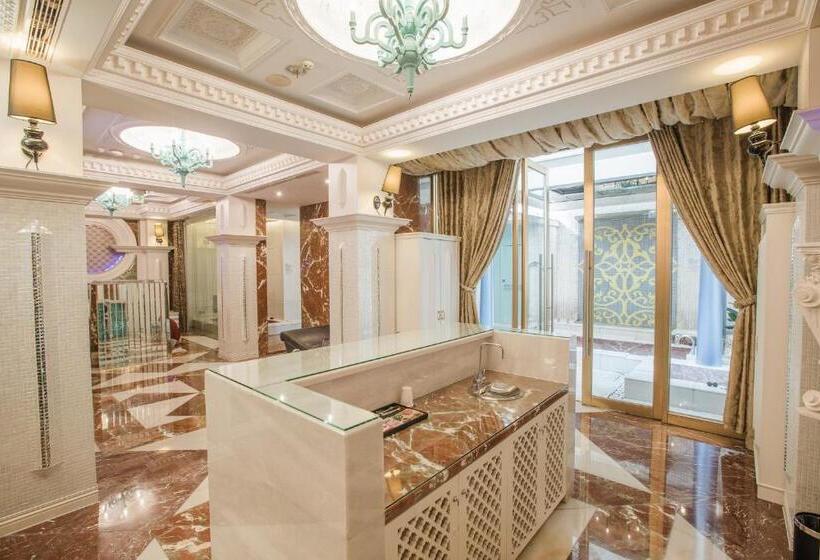 اتاق لوکس با تخت دو نفره بزرگ, Motel Stars