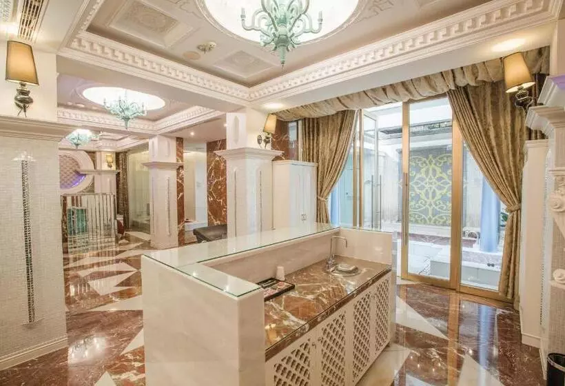 اتاق لوکس با تخت دو نفره بزرگ, Motel Stars