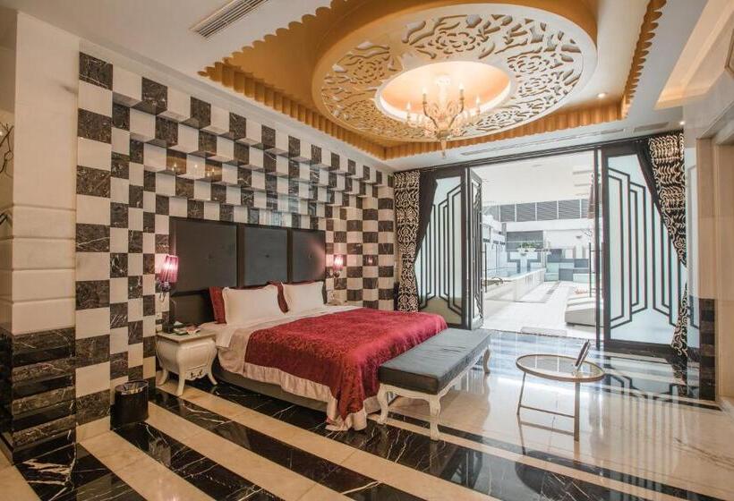 اتاق استاندارد با چشم‌انداز استخر, Motel Stars