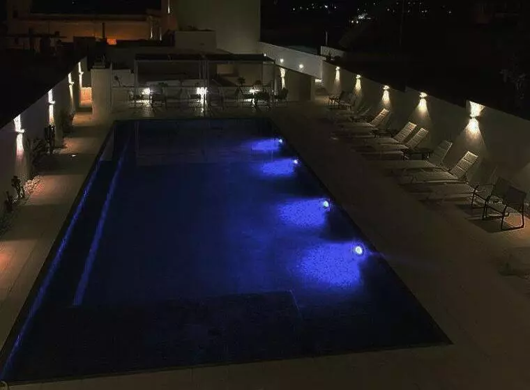 インサイドのスタンダードスタジオ, Ts Residence