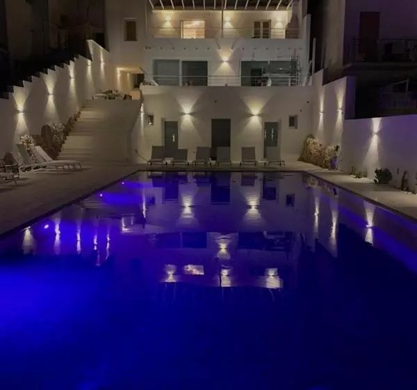 テラスつきの2ベッドルームアパートメント, Ts Residence