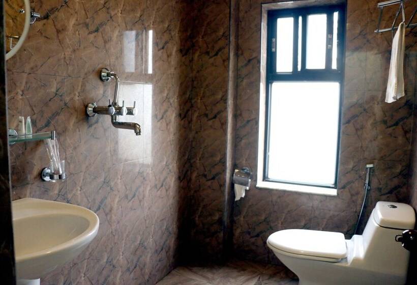 اتاق لوکس, Alpine Hotel & Apartment