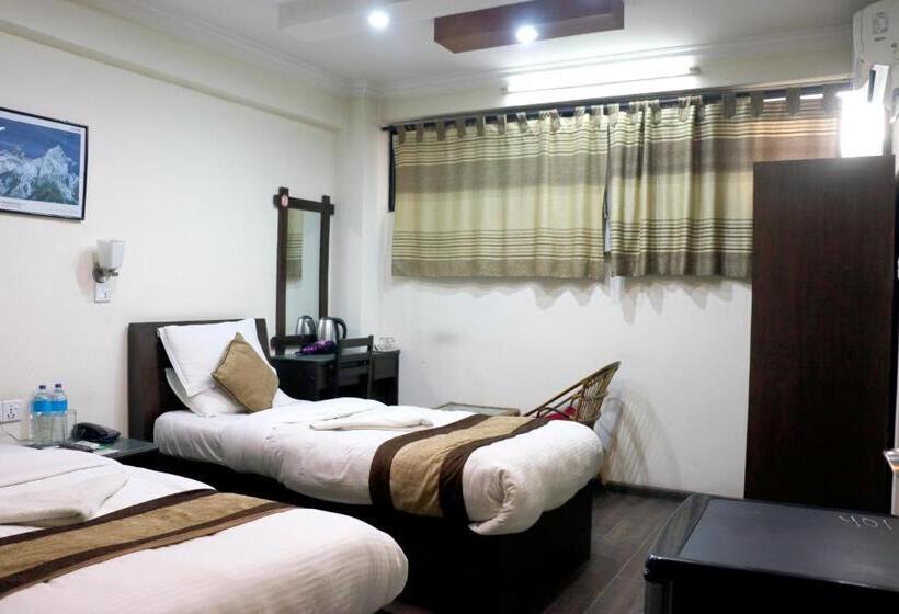 اتاق لوکس, Alpine Hotel & Apartment