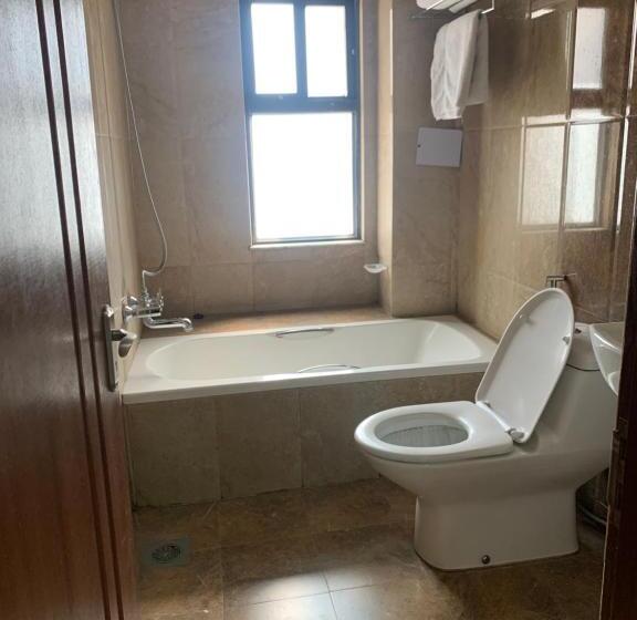 سوییت, Alpine Hotel & Apartment