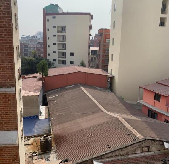 سوییت, Alpine Hotel & Apartment