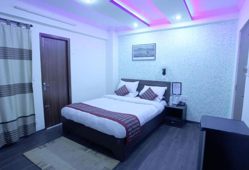 اتاق لوکس, Alpine Hotel & Apartment