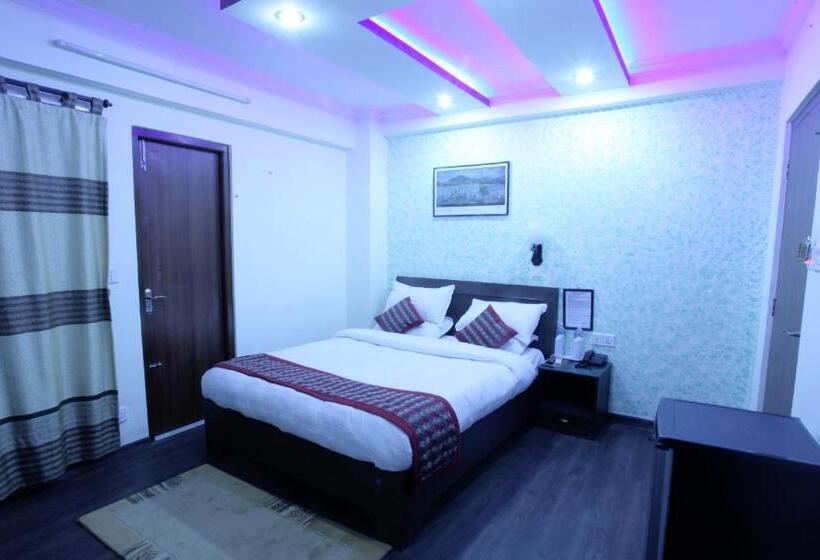 سوییت, Alpine Hotel & Apartment