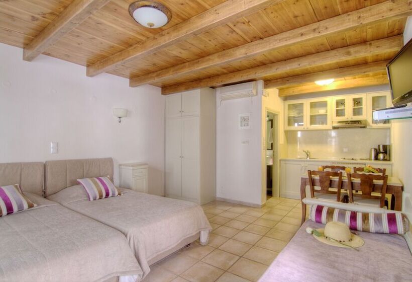 סטודיו סופריור, Casa Dei Delfini