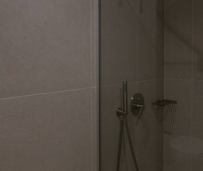 סטודיו סופריור, Casa Dei Delfini