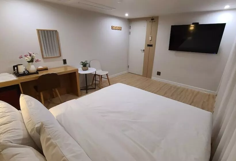 デラックスルーム, Andrest