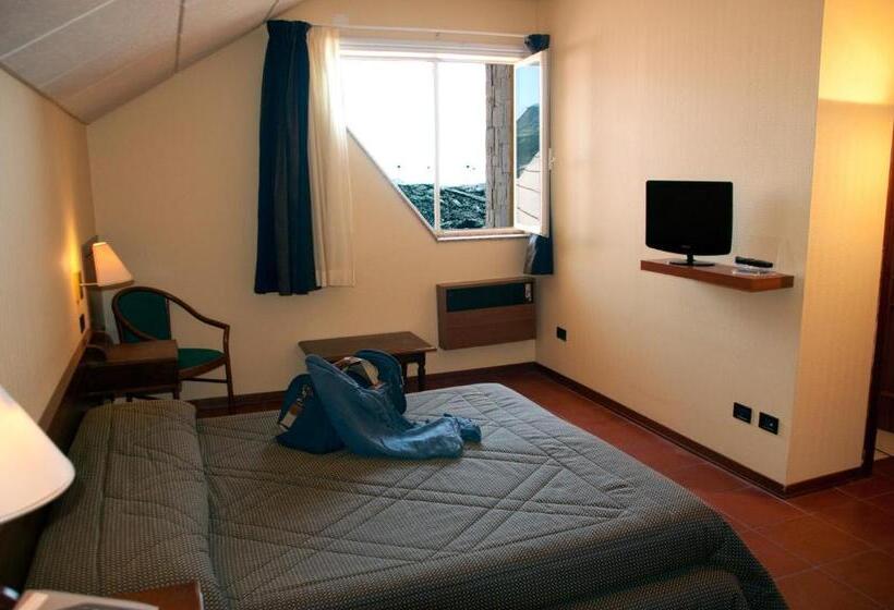 اتاق اکونومی, Corsaro Etna Hotel&spa