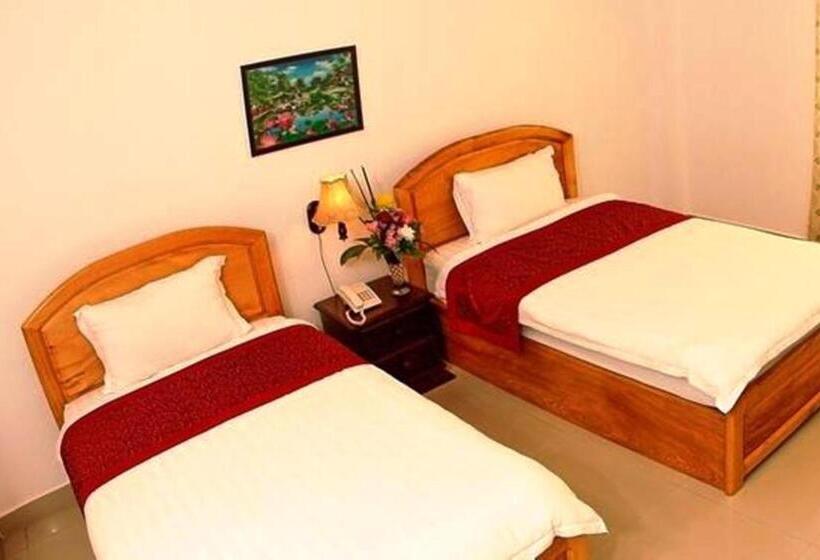 غرفة قياسية ثلاثية, Douangpraseuth