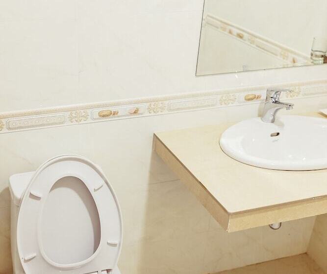 غرفة قياسية سرير كينج, Douangpraseuth