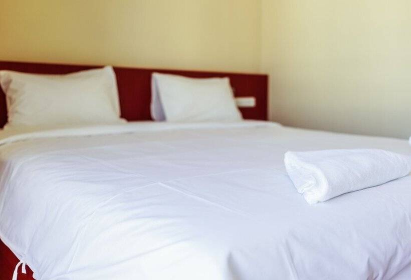 غرفة قياسية سرير كينج, Douangpraseuth