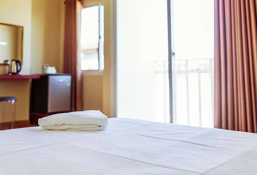 غرفة قياسية سرير كينج, Douangpraseuth