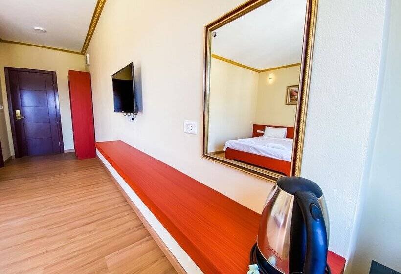 غرفة قياسية سرير كينج, Douangpraseuth