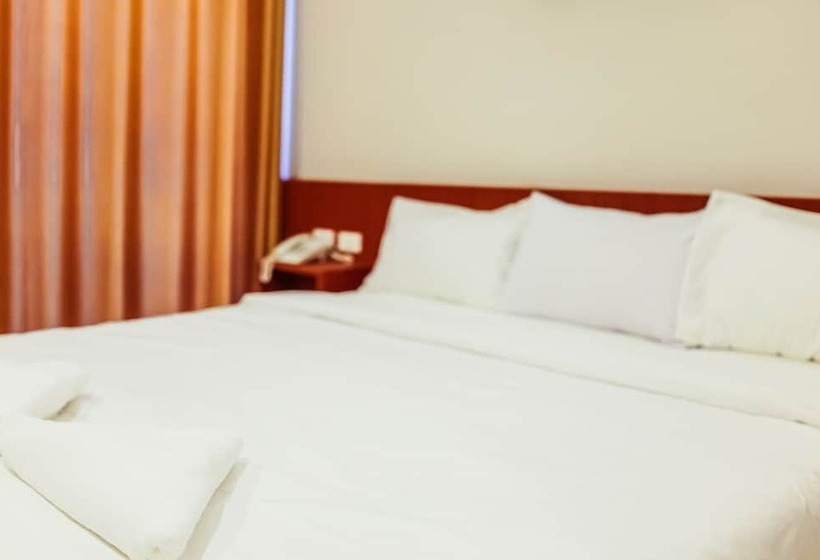 غرفة قياسية سرير كينج, Douangpraseuth