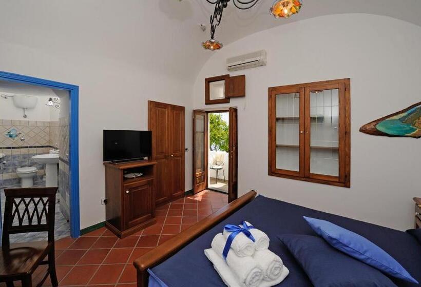 اتاق استاندارد با بالکن و چشم‌انداز دریا, La Casa Del Melograno