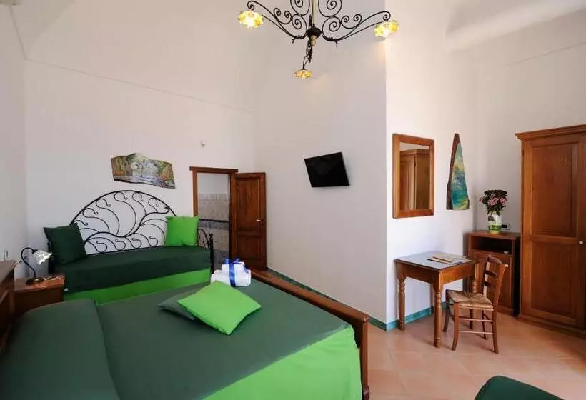景色の見えるスタンダード４人部屋, La Casa Del Melograno