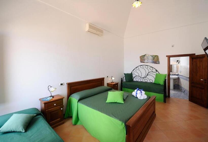 Четырехместный Номер Стандарт Вид на Море, La Casa Del Melograno