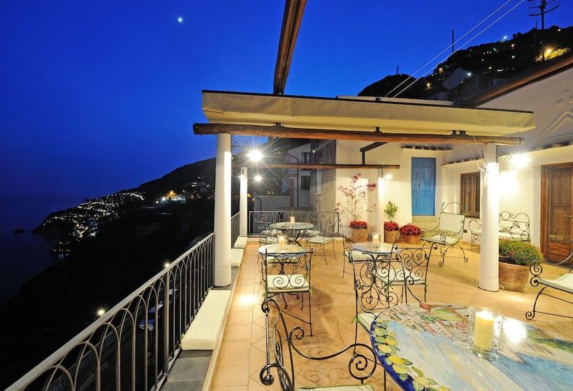 اتاق استاندارد چهار تخته, La Casa Del Melograno