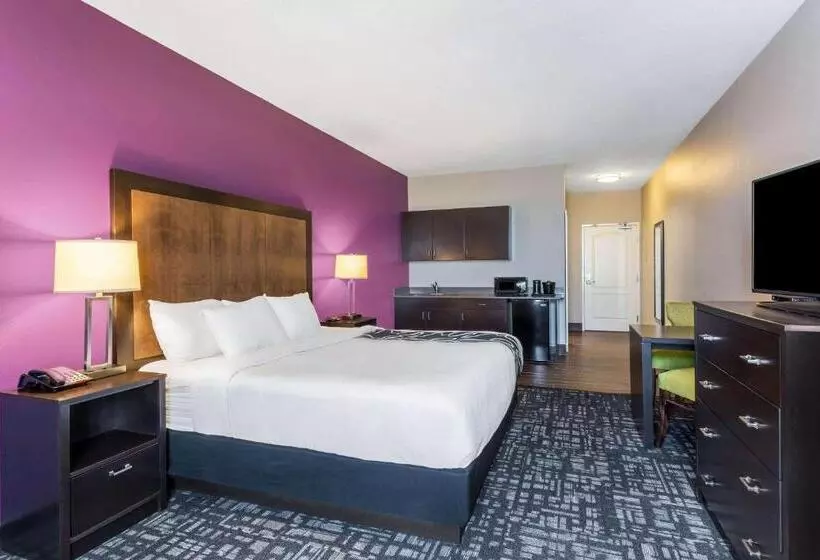 デラックススイート, La Quinta By Wyndham Monahans