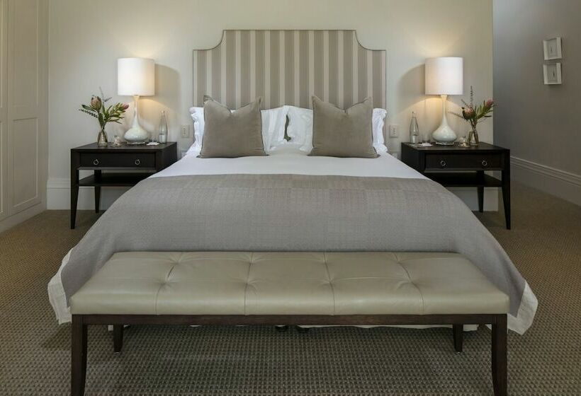 اتاق کلاسیک, Leeu Estates