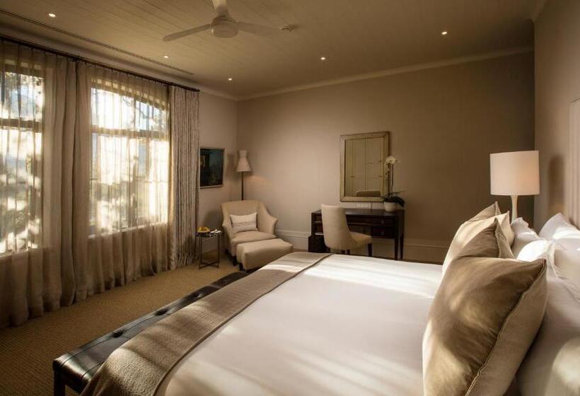 اتاق کلاسیک, Leeu Estates