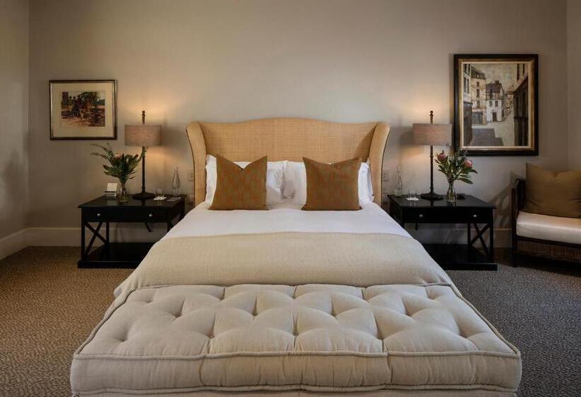 اتاق کلاسیک, Leeu Estates