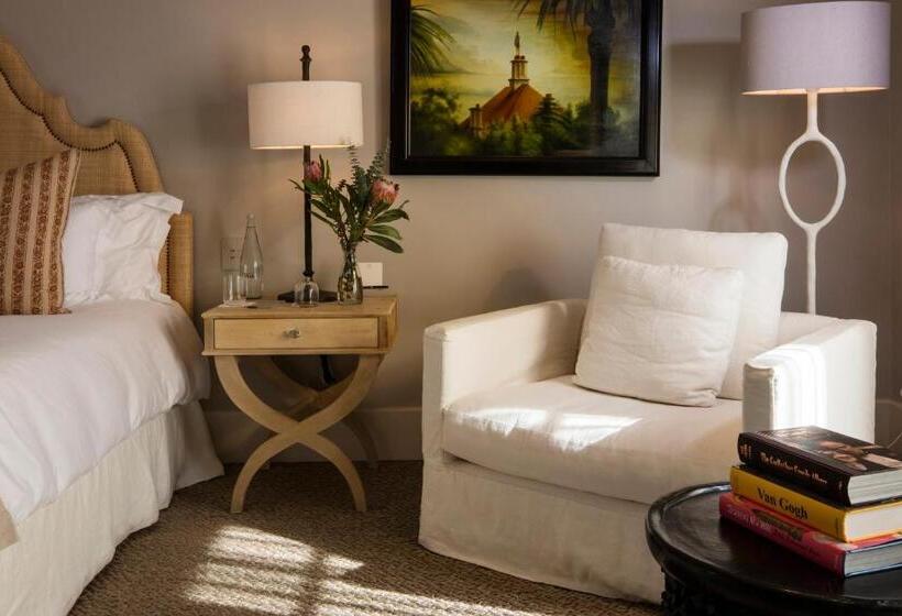 اتاق کلاسیک, Leeu Estates