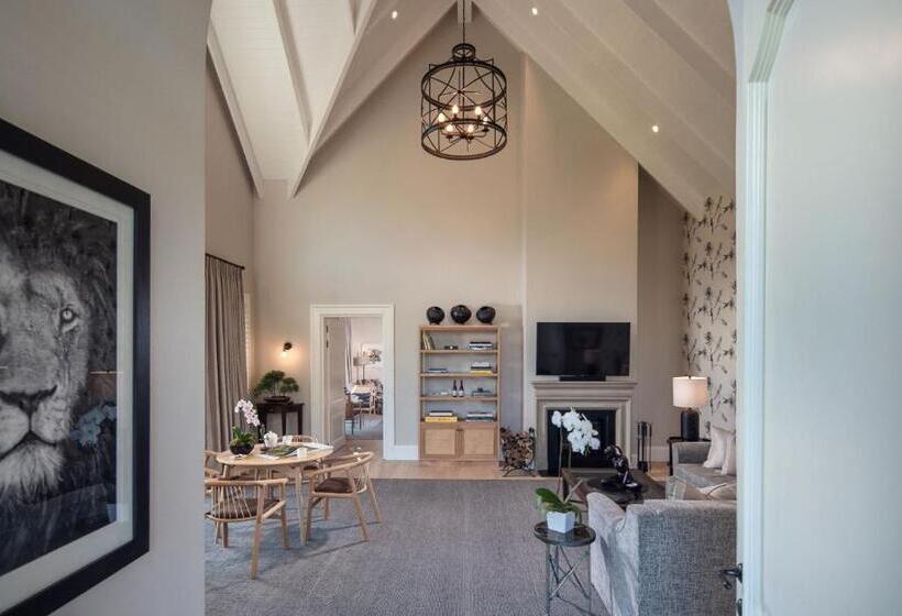 کلبه ییلاقی سوپریور یک خوابه, Leeu Estates