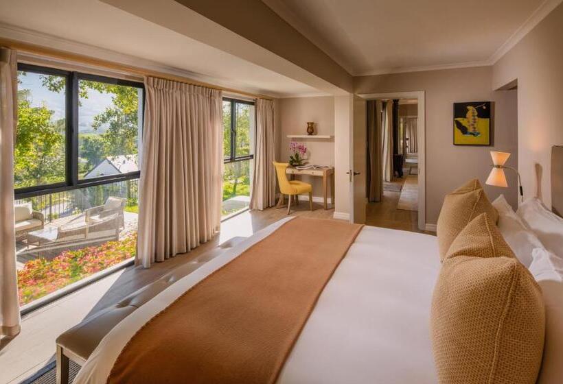 کلبه ییلاقی, Leeu Estates