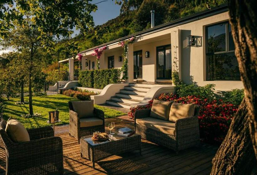 کلبه ییلاقی, Leeu Estates