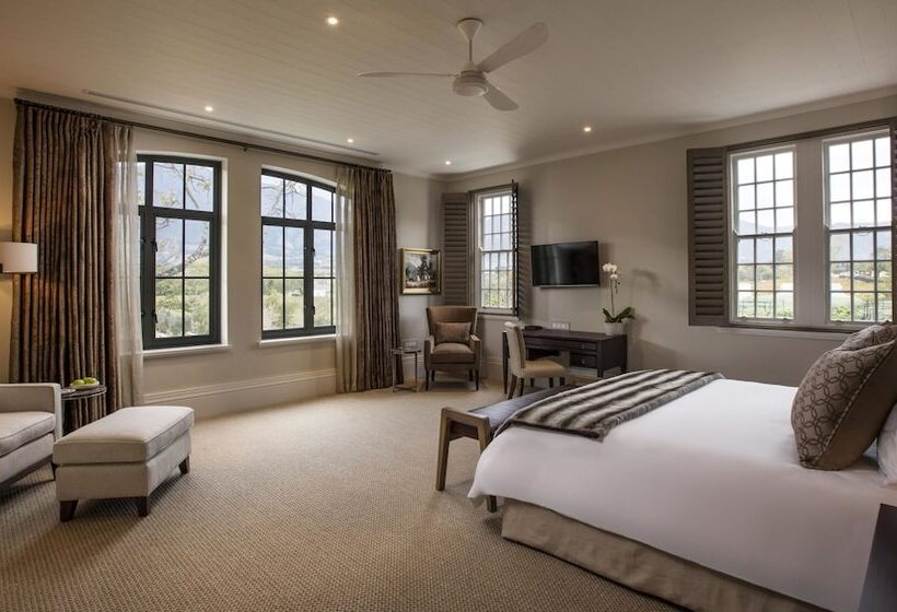 سوییت اجرایی, Leeu Estates