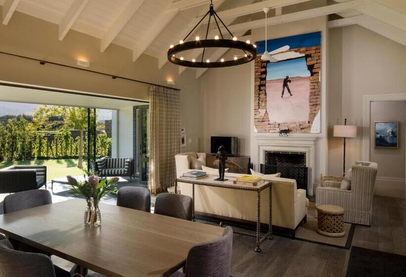 کلبه ییلاقی, Leeu Estates