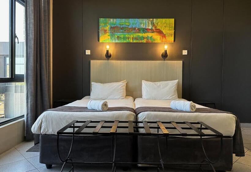 اتاق استاندارد, N1 Hotel Samora Machel Harare