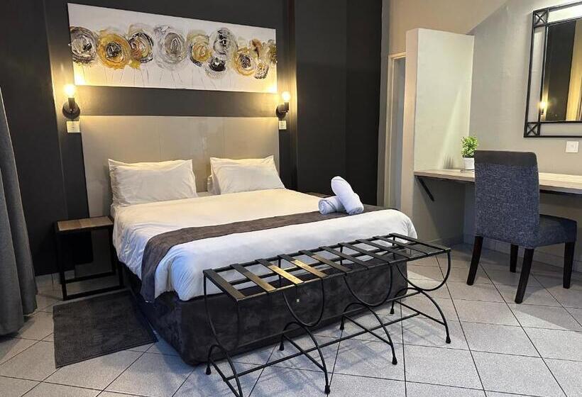 اتاق سوپریور, N1 Hotel Samora Machel Harare