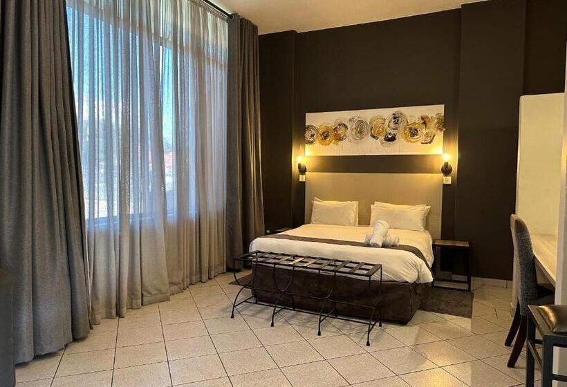 اتاق سوپریور, N1 Hotel Samora Machel Harare