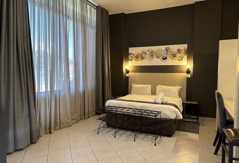اتاق سوپریور, N1 Hotel Samora Machel Harare