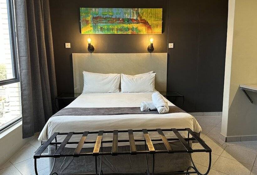 اتاق استاندارد, N1 Hotel Samora Machel Harare