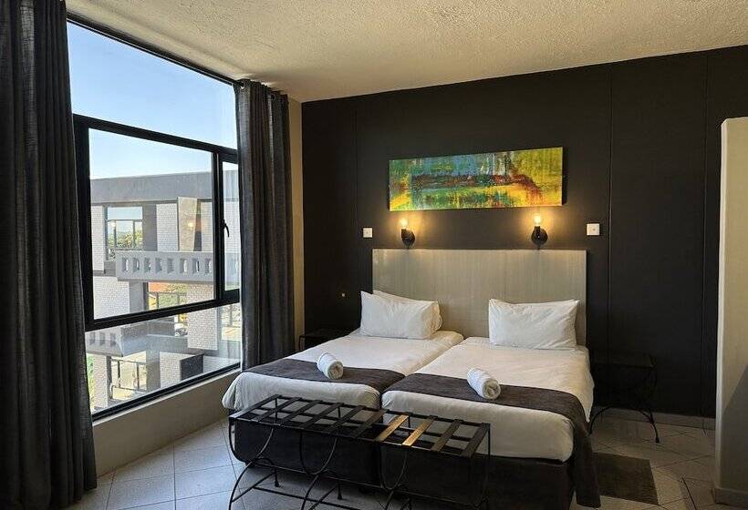 اتاق استاندارد, N1 Hotel Samora Machel Harare