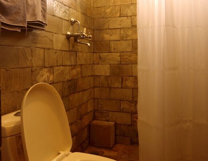 اتاق لوکس یک تخته, Thorong Peak