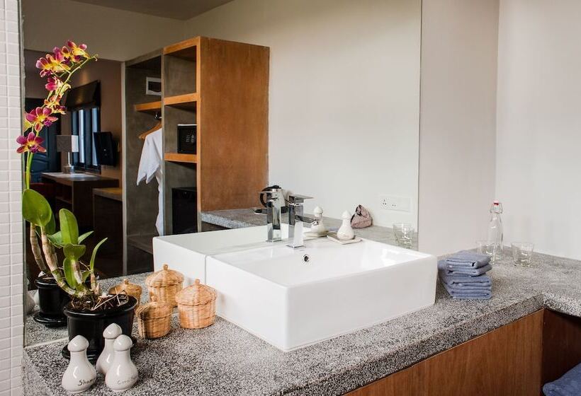 اتاق لوکس خانوادگی, Santa Clara Boutique