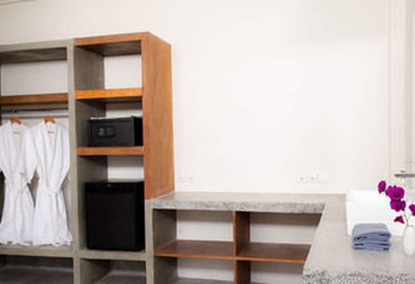 اتاق لوکس خانوادگی, Santa Clara Boutique