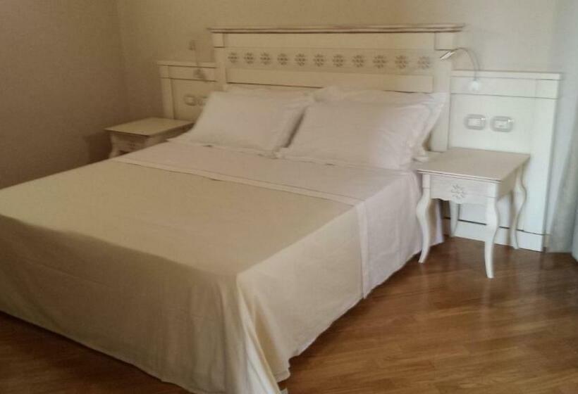 اتاق لوکس, Sesmones