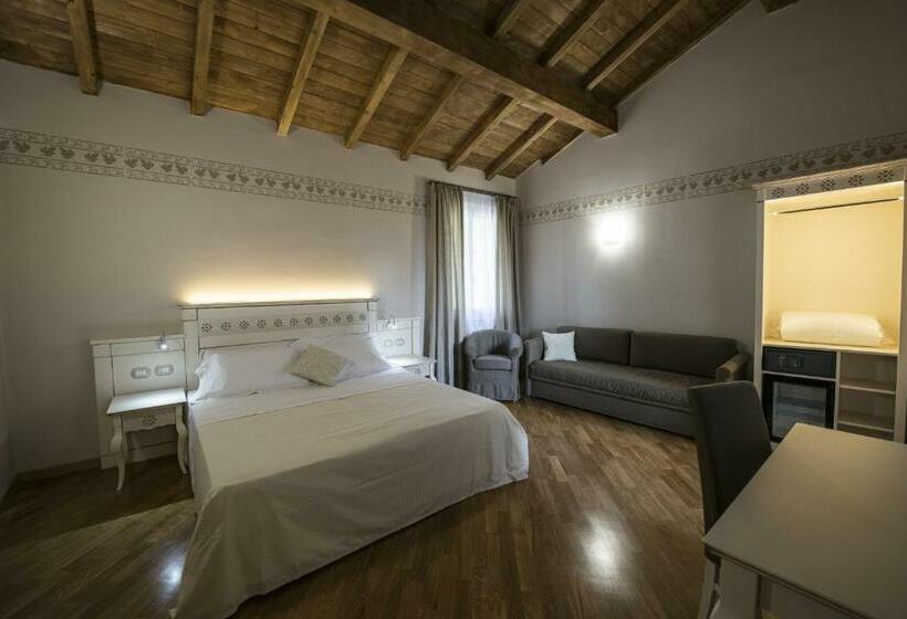 اتاق لوکس, Sesmones