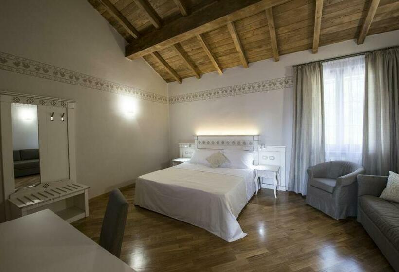 اتاق لوکس, Sesmones