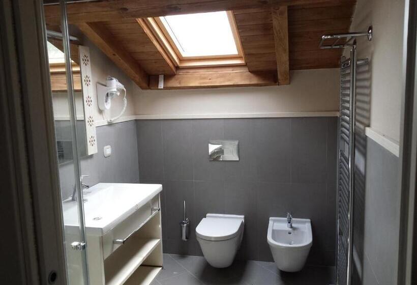 اتاق سوپریور, Sesmones