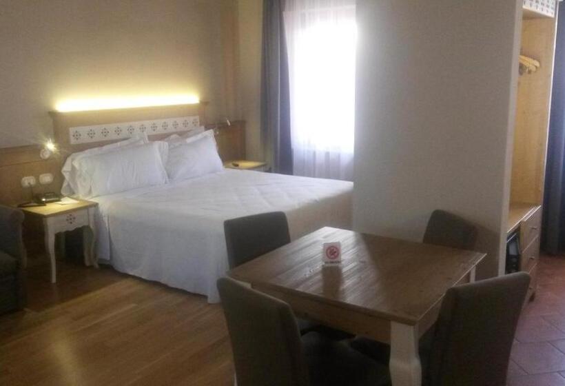 استودیوی لوکس, Sesmones